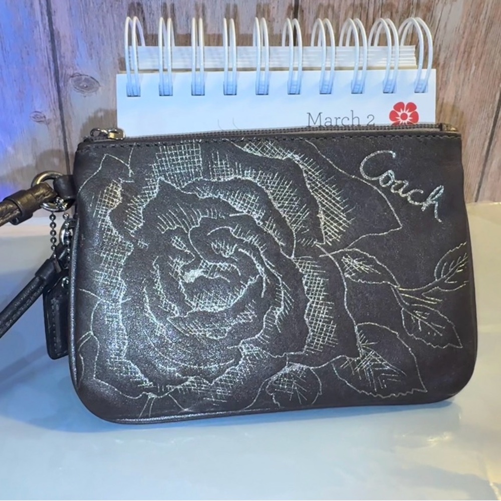 Coach Hematite Grey Floral script Wristlet Pouch RARE - EUC serial #43785 - Picture 4 of 16